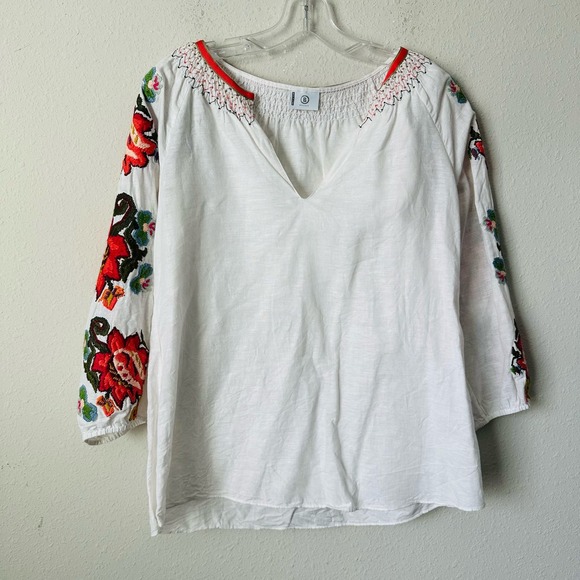 Bogner V-Neck White Floral Embroidered Sleeve Linen Boho Top Sz M B-LB - Picture 1 of 5